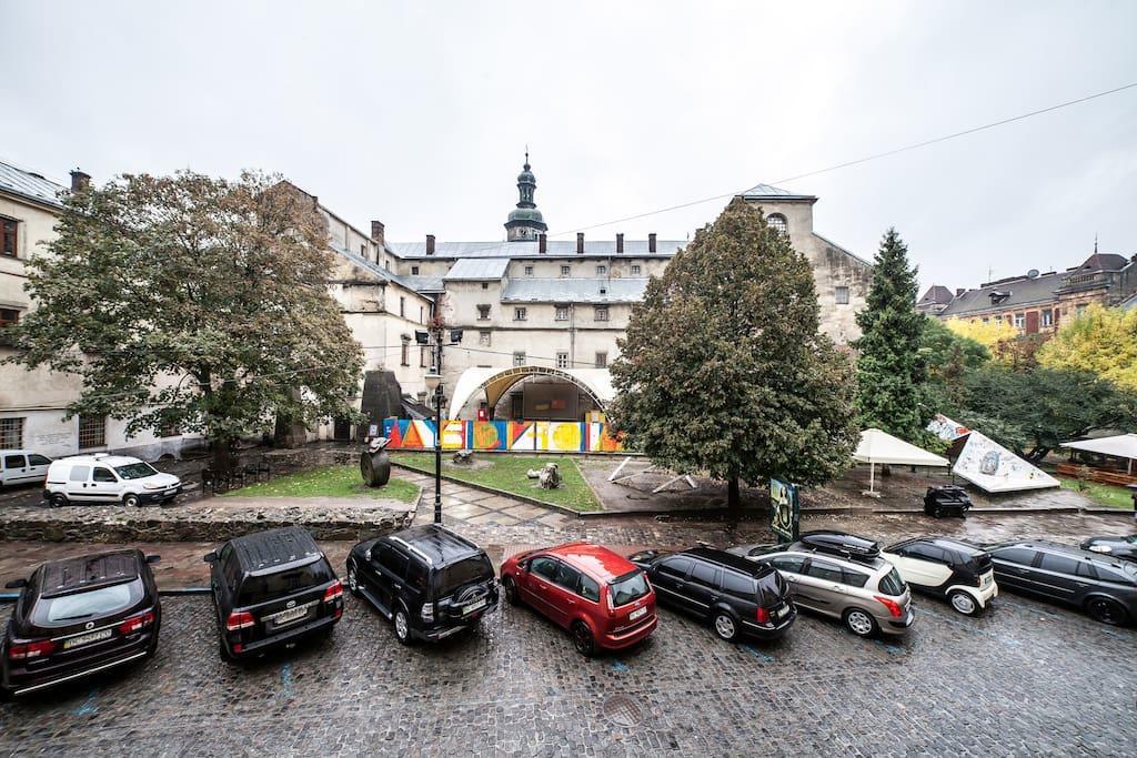 ROMANTIC Apartments - оn Valova street Lviv Buitenkant foto