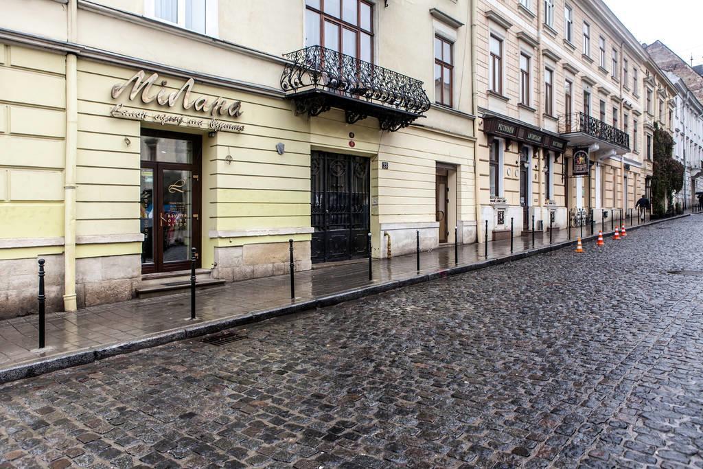 ROMANTIC Apartments - оn Valova street Lviv Buitenkant foto