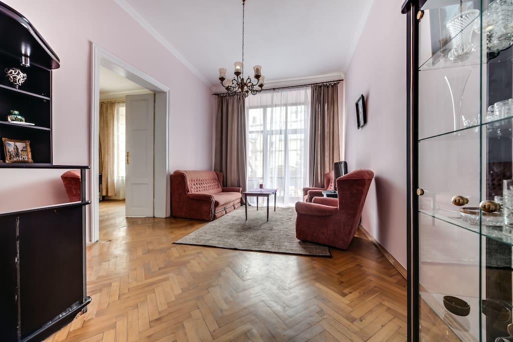 ROMANTIC Apartments - оn Valova street Lviv Buitenkant foto